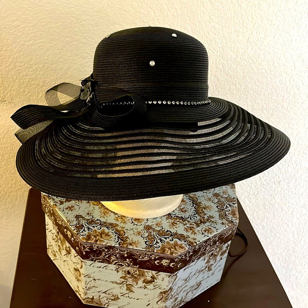 Lady’s church hat